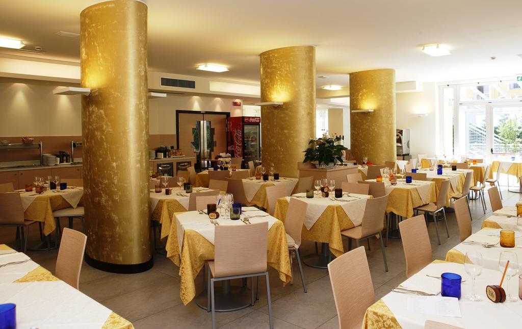 Eraclea Palace Hotel 4 Stelle S Eraclea Mare Eksteriør bilde