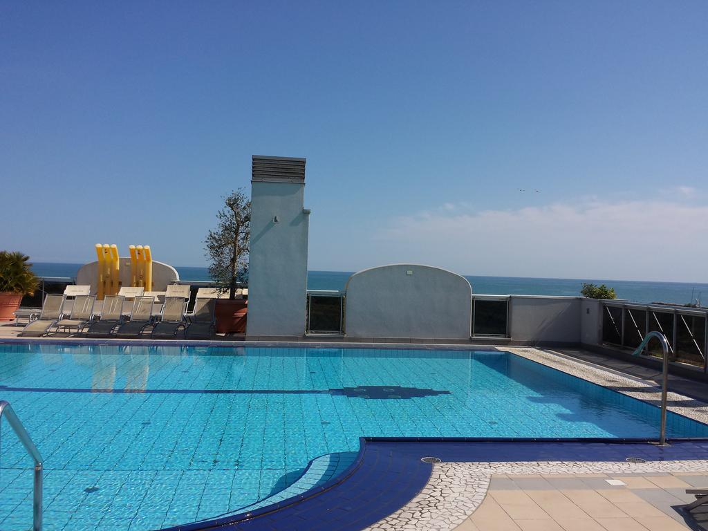 Eraclea Palace Hotel 4 Stelle S Eraclea Mare Eksteriør bilde